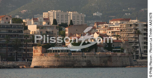 Toulon - © Philip Plisson / Plisson La Trinité / AA31678 - Photo Galleries - Var