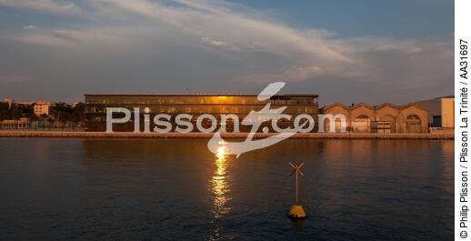 Toulon - © Philip Plisson / Plisson La Trinité / AA31697 - Photo Galleries - Town [83]