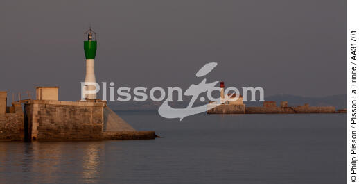 Toulon - © Philip Plisson / Plisson La Trinité / AA31701 - Photo Galleries - From Marseille to Hyères