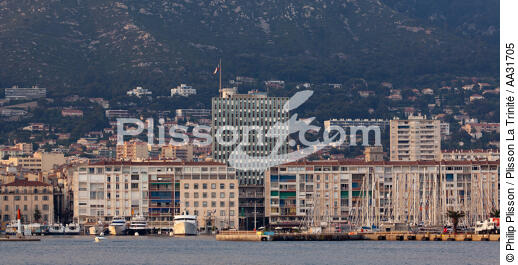 Toulon - © Philip Plisson / Plisson La Trinité / AA31705 - Photo Galleries - Toulon