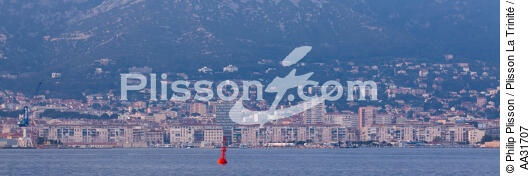 Toulon - © Philip Plisson / Plisson La Trinité / AA31707 - Nos reportages photos - Var
