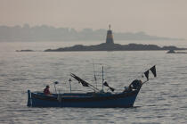 Petite pêche devant Sainte Maxime © Philip Plisson / Plisson La Trinité / AA31838 - Nos reportages photos - Bateau de pêche