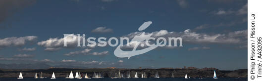 Le Tour de Corse 2011 - © Philip Plisson / Plisson La Trinité / AA32095 - Nos reportages photos - Ville [Corse]
