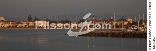 Port-Grimaud - © Philip Plisson / Plisson La Trinité / AA32452 - Nos reportages photos - Ville [83]