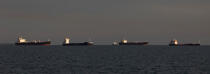 In the Gulf of Fos © Philip Plisson / Plisson La Trinité / AA32466 - Photo Galleries - Oil tanker