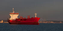 In the Gulf of Fos © Philip Plisson / Plisson La Trinité / AA32469 - Photo Galleries - Oil tanker