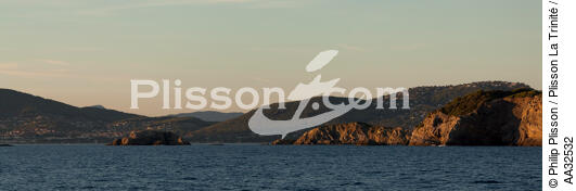 Presqu'île de Giens - © Philip Plisson / Plisson La Trinité / AA32532 - Nos reportages photos - Var