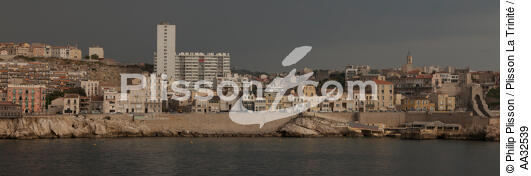 Marseille - © Philip Plisson / Plisson La Trinité / AA32539 - Nos reportages photos - Ville [13]