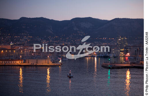 Toulon - © Philip Plisson / Plisson La Trinité / AA32548 - Nos reportages photos - Moment de la journée