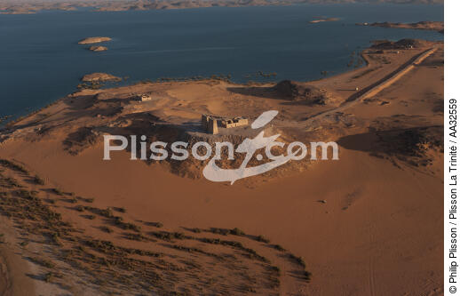 Le temple de Ouadi es Seoubah sur le lac Nasser - © Philip Plisson / Plisson La Trinité / AA32559 - Nos reportages photos - Site [Egypte]