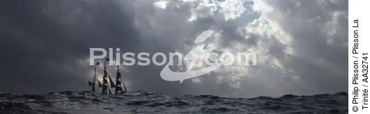 Le Belem entre Groix et Belle-Ile - © Philip Plisson / Plisson La Trinité / AA32741 - Nos reportages photos - Les Grands voiliers