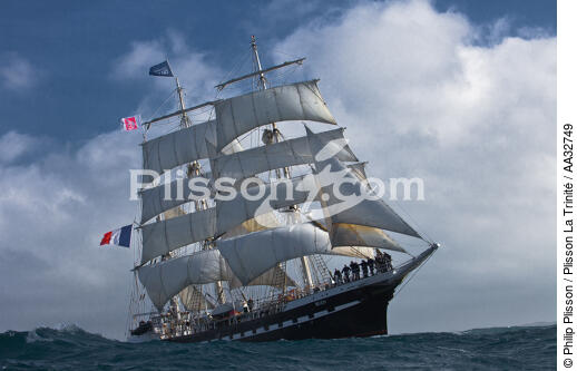 The Belem between Groix and Belle-Ile [AT] - © Philip Plisson / Plisson La Trinité / AA32749 - Photo Galleries - Three masts