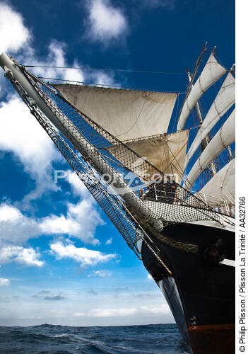 Le Belem entre Groix et Belle-Ile - © Philip Plisson / Plisson La Trinité / AA32766 - Nos reportages photos - Trois-mâts barque