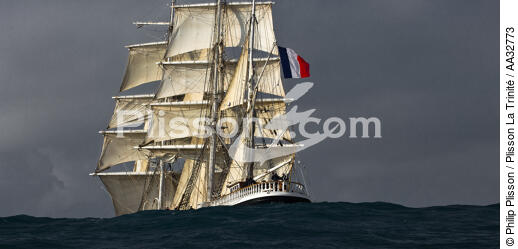 The Belem between Groix and Belle-Ile [AT] - © Philip Plisson / Plisson La Trinité / AA32773 - Photo Galleries - Three masts