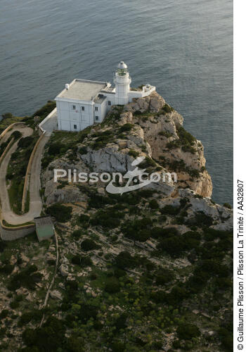 Le phare de Capo Caccia en Sardaigne - © Guillaume Plisson / Plisson La Trinité / AA32807 - Nos reportages photos - Ile [It]