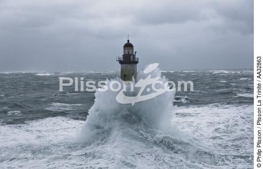 The storm Joachim on the Brittany coast. [AT] - © Philip Plisson / Plisson La Trinité / AA32863 - Photo Galleries - Wave