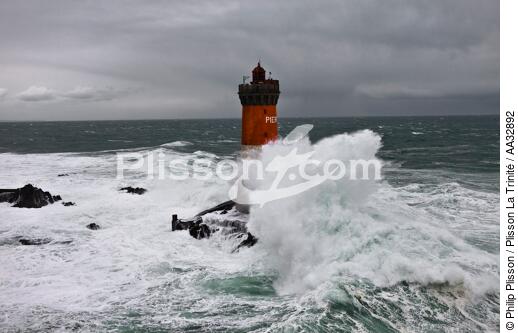 The storm Joachim on the Brittany coast. [AT] - © Philip Plisson / Plisson La Trinité / AA32892 - Photo Galleries - Finistère