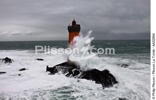 The storm Joachim on the Brittany coast. [AT] - © Philip Plisson / Plisson La Trinité / AA32894 - Photo Galleries - Lighthouse [29]