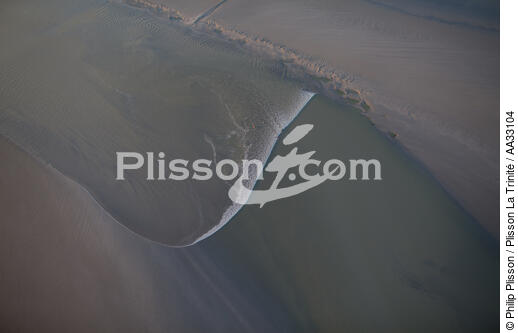 Tidal bore in the Bay of Mont Saint-Michel [AT] - © Philip Plisson / Plisson La Trinité / AA33104 - Photo Galleries - Kayak