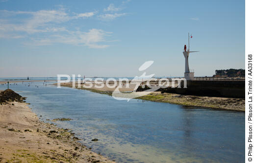 Le Pouliguen - © Philip Plisson / Plisson La Trinité / AA33168 - Photo Galleries - Low tide