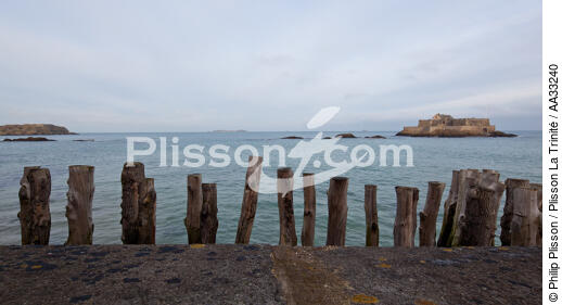 Brises lames de Saint-Malo - © Philip Plisson / Plisson La Trinité / AA33240 - Nos reportages photos - Ville [35]