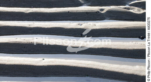 Low tide - © Philip Plisson / Plisson La Trinité / AA33275 - Photo Galleries - Tide