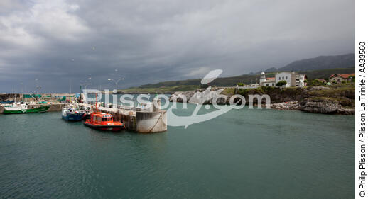 Port de Llanes - © Philip Plisson / Plisson La Trinité / AA33560 - Nos reportages photos - Port
