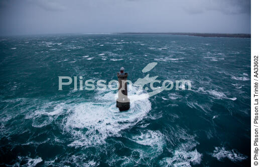 Phare Kéréon - © Philip Plisson / Plisson La Trinité / AA33602 - Nos reportages photos - Mer