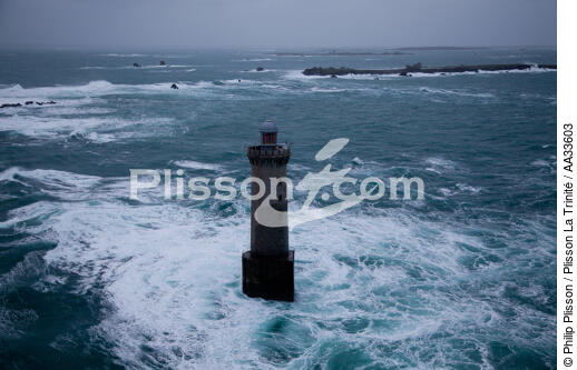 Phare Kéréon - © Philip Plisson / Plisson La Trinité / AA33603 - Nos reportages photos - Mer