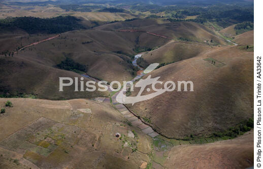 Betwenn Tana and Andevorento - © Philip Plisson / Plisson La Trinité / AA33642 - Photo Galleries - Land activity