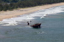 Toamasina, Est coast © Philip Plisson / Plisson La Trinité / AA33729 - Photo Galleries - Shipwreck