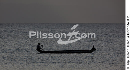 Ile Sainte-Marie, Madagascar - © Philip Plisson / Plisson La Trinité / AA33825 - Nos reportages photos - Bateau à rames