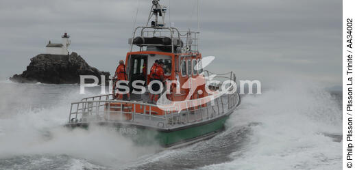 Lifeboat from Sein island - © Philip Plisson / Plisson La Trinité / AA34002 - Photo Galleries - Lighthouse [29]