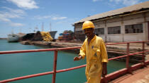 Diégo-Suarez © Philip Plisson / Plisson La Trinité / AA34087 - Nos reportages photos - Construction navale