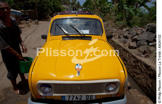 Diégo-Suarez - © Philip Plisson / Plisson La Trinité / AA34102 - Nos reportages photos - Transport routier