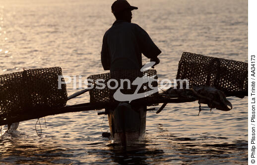 Nosy-Be - © Philip Plisson / Plisson La Trinité / AA34173 - Nos reportages photos - Materiel de pêche