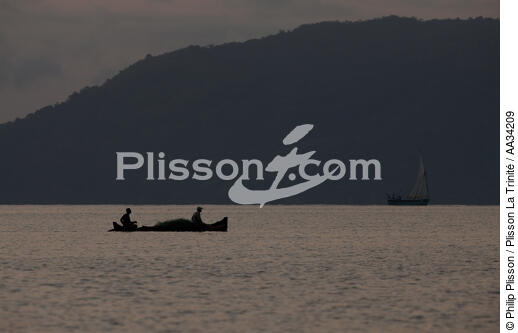 Nosy-Be - © Philip Plisson / Plisson La Trinité / AA34209 - Nos reportages photos - Filet de pêche