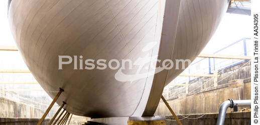 The Hermione - © Philip Plisson / Plisson La Trinité / AA34395 - Photo Galleries - Elements of boat