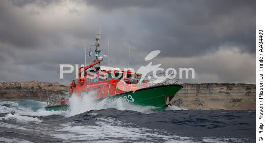Bonifacio life boat - © Philip Plisson / Plisson La Trinité / AA34409 - Photo Galleries - From Lavezzi islands to Poticcio