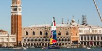 AC World Series à Venise du 12 au 20 mai 2012 © Philip Plisson / Plisson La Trinité / AA34547 - Nos reportages photos - Catamaran de sport