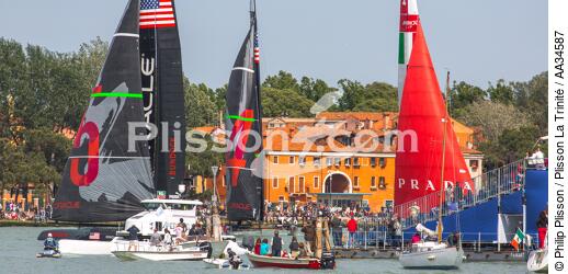 AC World Series à Venise du 12 au 20 mai 2012 - © Philip Plisson / Plisson La Trinité / AA34587 - Nos reportages photos - Catamaran de sport