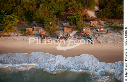 From Nosy Lava to Marovasa bay - © Philip Plisson / Plisson La Trinité / AA34668 - Photo Galleries - Beach