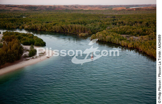 From Nosy Lava to Marovasa bay - © Philip Plisson / Plisson La Trinité / AA34689 - Photo Galleries - River