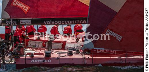 Volvo Ocean Race - Départ de la dernière étape entre Lorient et Galway - © Philip Plisson / Plisson La Trinité / AA34757 - Nos reportages photos - Volvo Ocean Race