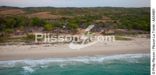 Marovasabe - © Philip Plisson / Plisson La Trinité / AA34881 - Nos reportages photos - Paysage littoral