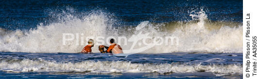 The lifeguards on the beach in Gironde - © Philip Plisson / Plisson La Trinité / AA35055 - Photo Galleries - Lifeboat society