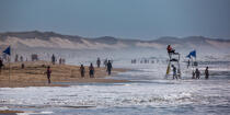 The lifeguards on the beach in Gironde © Philip Plisson / Plisson La Trinité / AA35077 - Photo Galleries - People