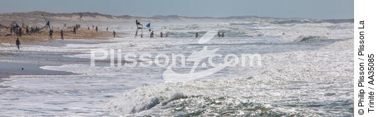Les nageurs-sauveteurs sur une plage en Gironde - © Philip Plisson / Plisson La Trinité / AA35085 - Nos reportages photos - Métier