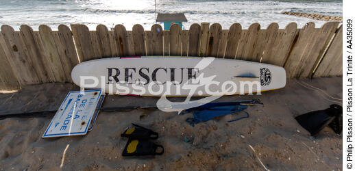 The lifeguards on the beach in Gironde - © Philip Plisson / Plisson La Trinité / AA35099 - Photo Galleries - Sea rescuer