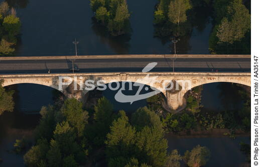 Loiret view of the sky - © Philip Plisson / Plisson La Trinité / AA35147 - Photo Galleries - Le Loiret vue du ciel